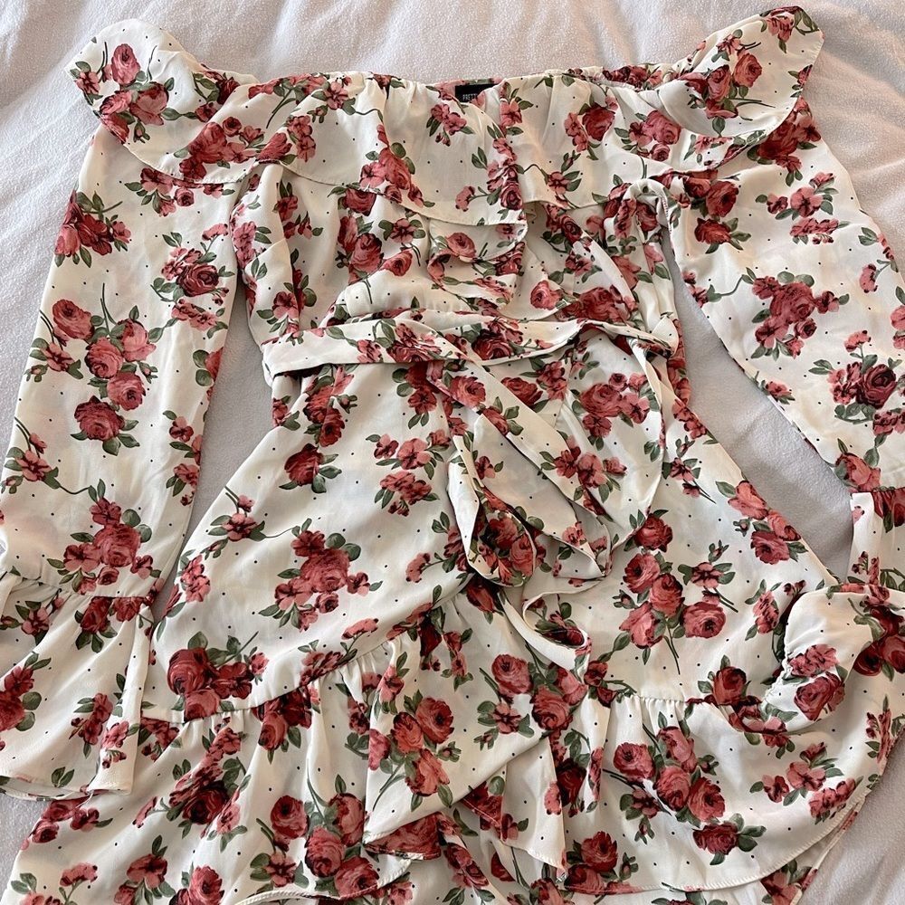 Nude floral tie waist skater dress - Picture 2 of 2